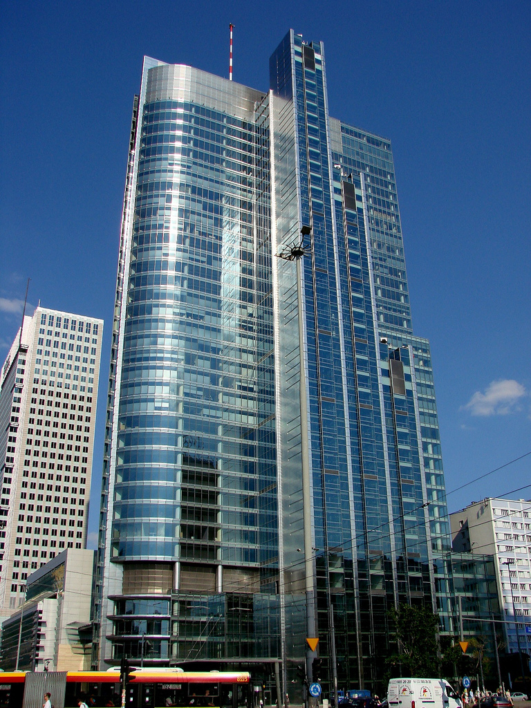 На каком этаже жить, чтобы не слышать шум с улицы?